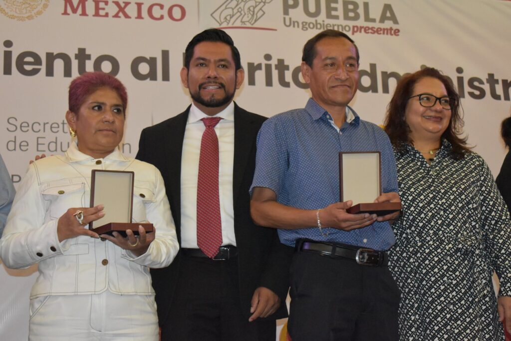 Reconoce CONALEP Puebla a personal por años de servicio