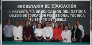 Entrega de nombramientos.